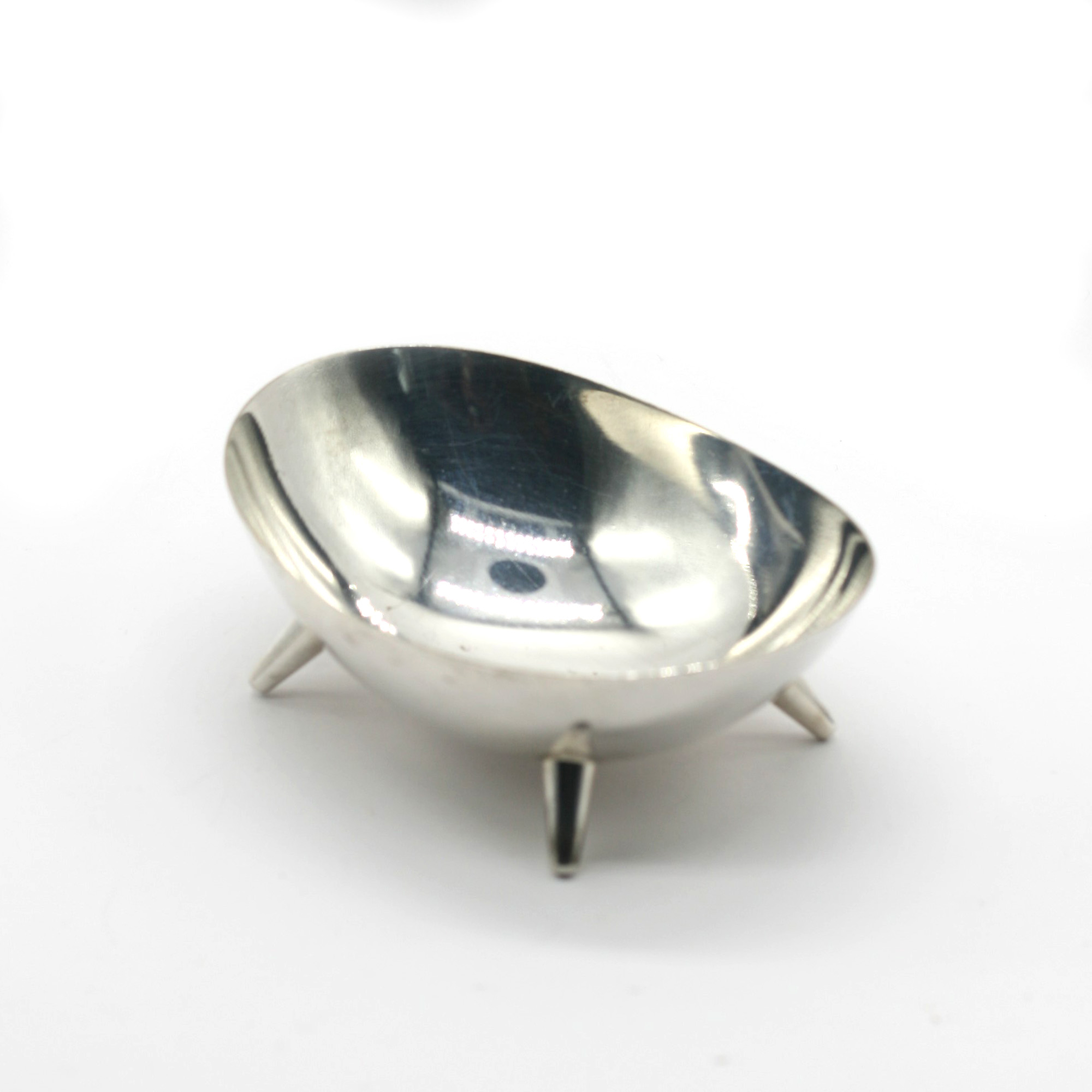 ringschale-mieten-oval-silber-01 Ovale Ringschale auf kleinen Füßchen, echt versilbert