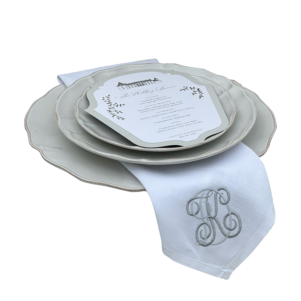 Personalisierte Stickerei auf Leinenserviette Personalisierte Stickerei auf Leinenserviette